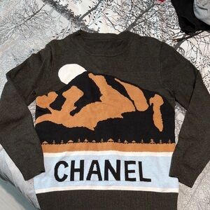 CHANEL  Sweater - Black, Tan, and White
